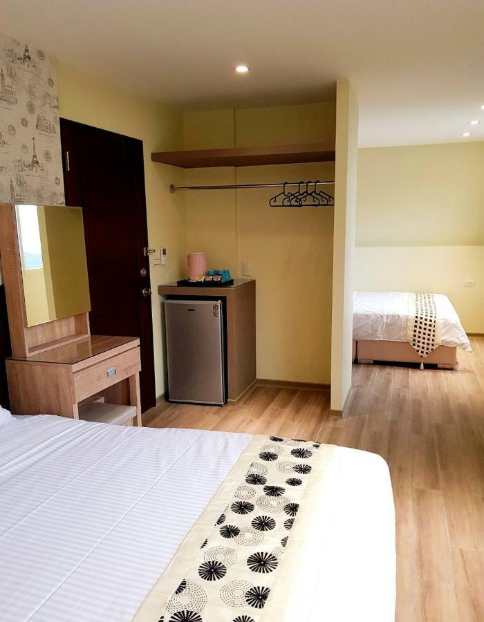 Night Sea Homestay Jiufen Esterno foto